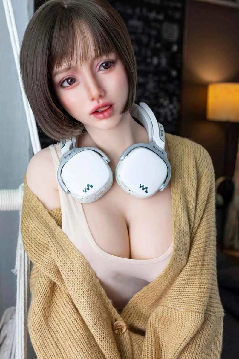 158cm/5ft2 F-cup Silicone Sex Doll Mandy Nelly Review - Sanhui Dolls