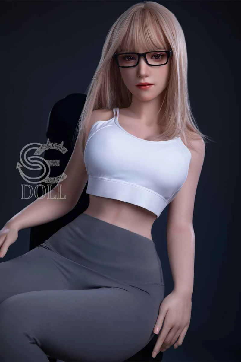 161cm/5ft3 E-cup Silicone Sex Doll Review: Queena.G by SEDOLL