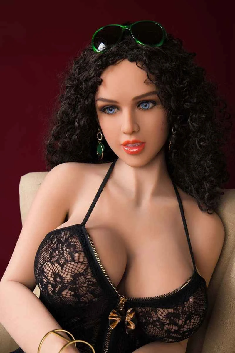Dorean: A Comprehensive Review of a 167cm/5ft6 K-cup TPE AI Robot Sex Doll