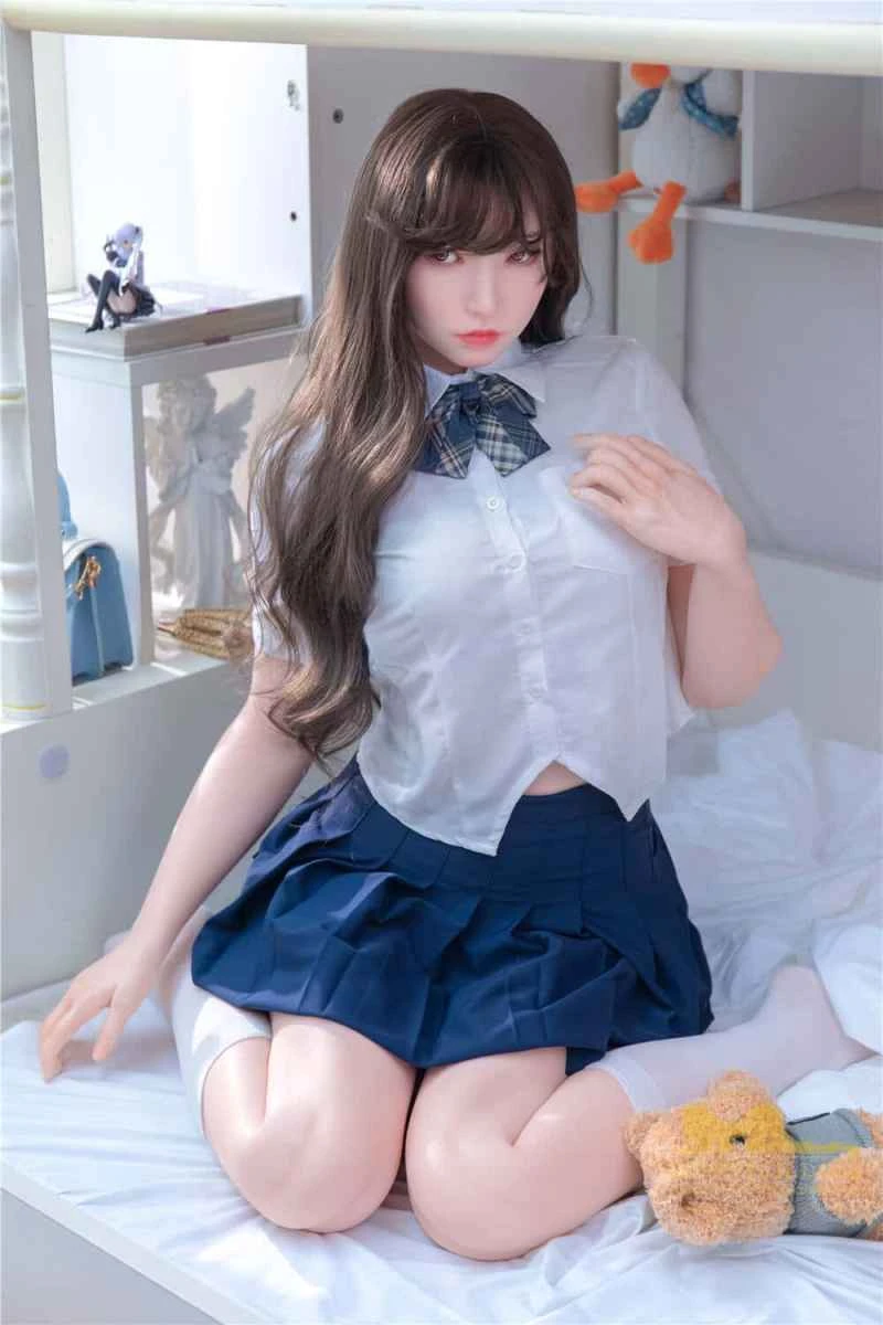 168cm/5ft6 B-cup Silicone Sex Doll Review - Susie Victor by Irontech Doll