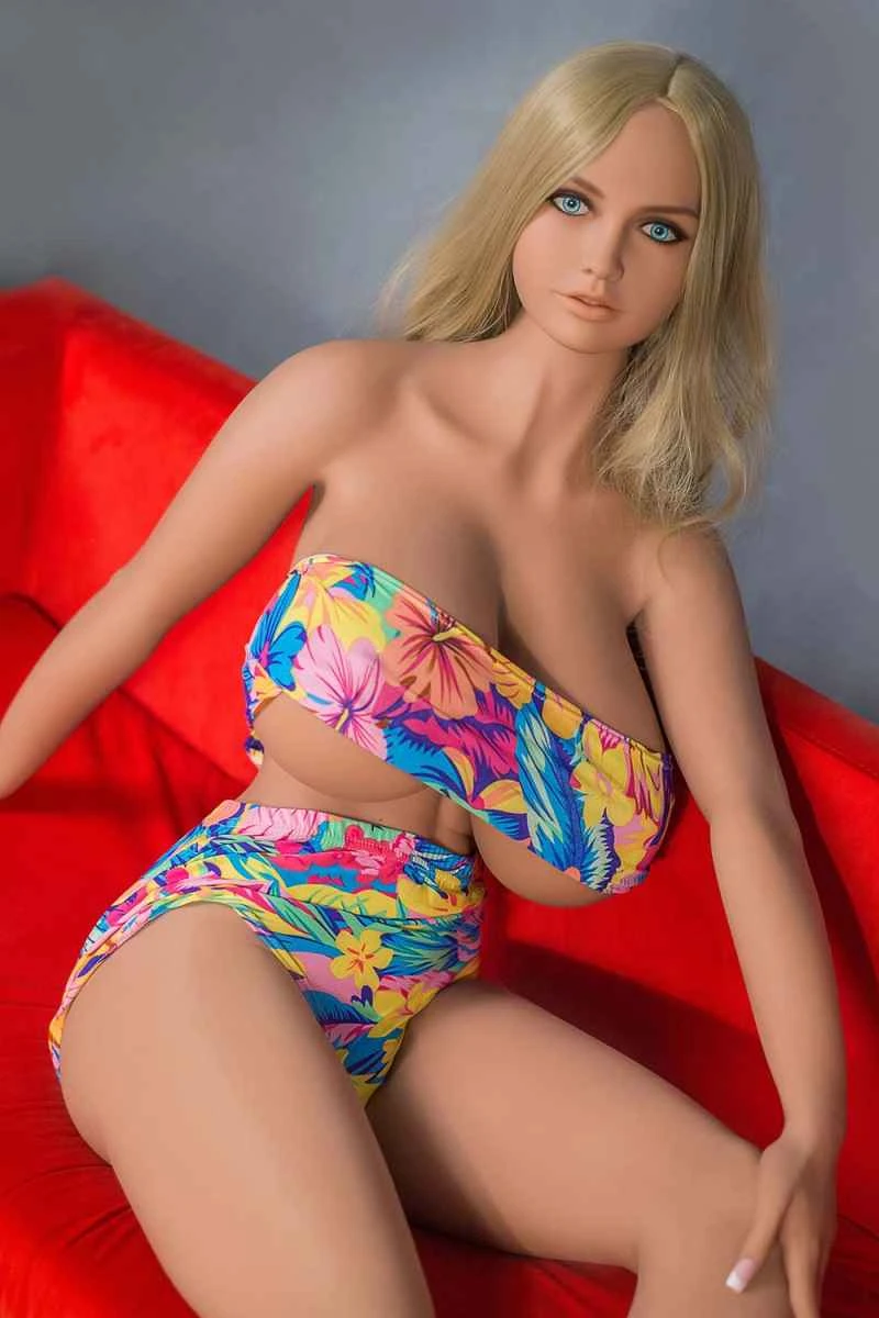 170cm/5ft7 M-cup TPE Sex Doll Review: Traci by WM Dolls