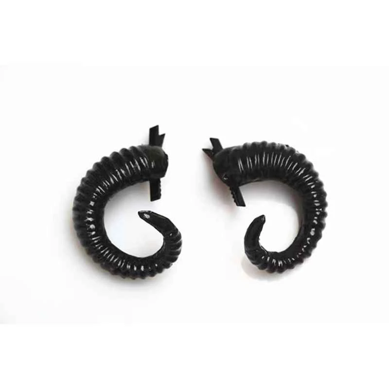 Gothic Ram Horns Headdress Review: A Striking Accessory for the Bold Fashionista
