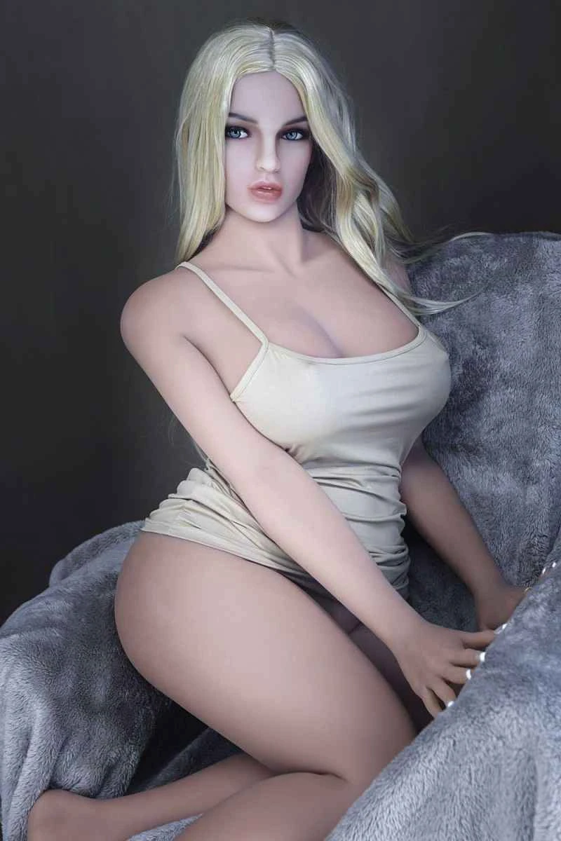 160cm/5ft3 H-cup TPE Sex Doll Review: Celeste by HR Doll