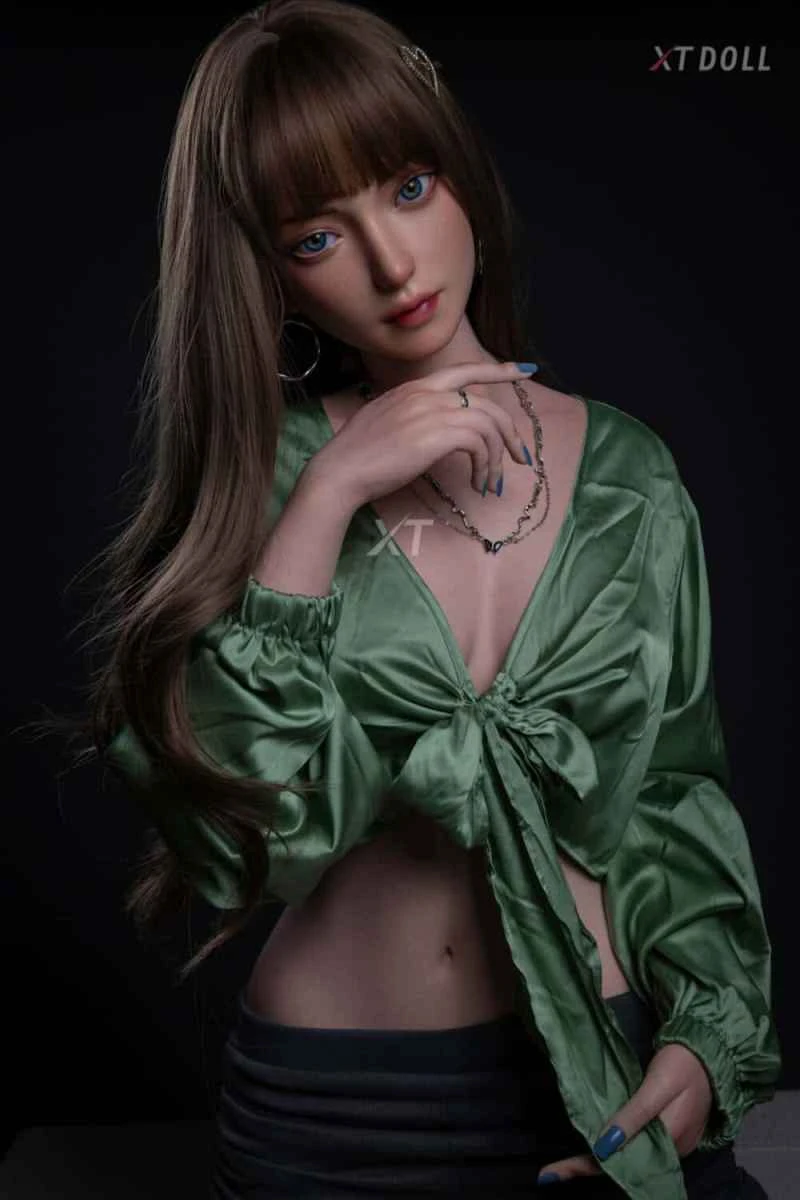 164cm/5ft5 C-cup Silicone Sex Doll Review: Flora by XTDOLL