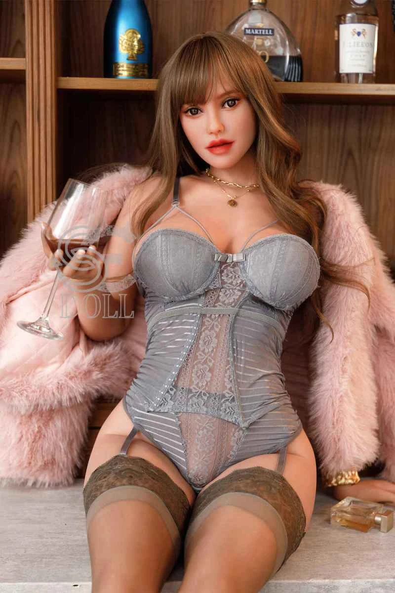 167cm/5ft6 E-cup TPE Sex Doll Review: Roxanne by SEDOLL - Now In Stock